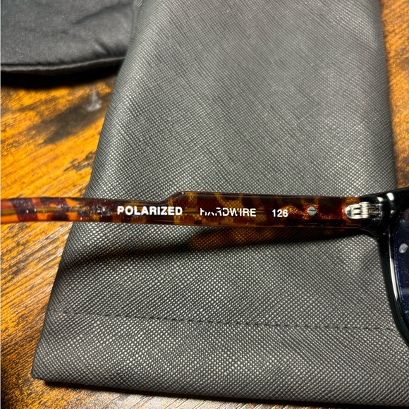 Quay Sunglasses Black Tortoise Polarized - Picture 2 of 2